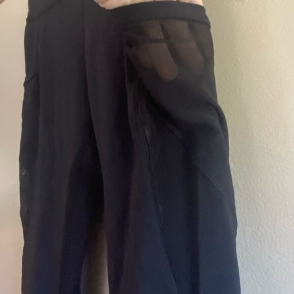 Lululemon Cropped Mesh Black Leggings 6 - Picture 4 of 8